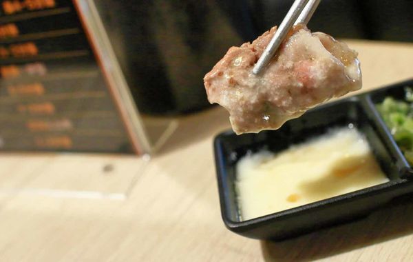 【新莊美食】なべNabe日式火鍋.燒烤-手臂般巨大明蝦及比臉大三倍帝王蟹火鍋店