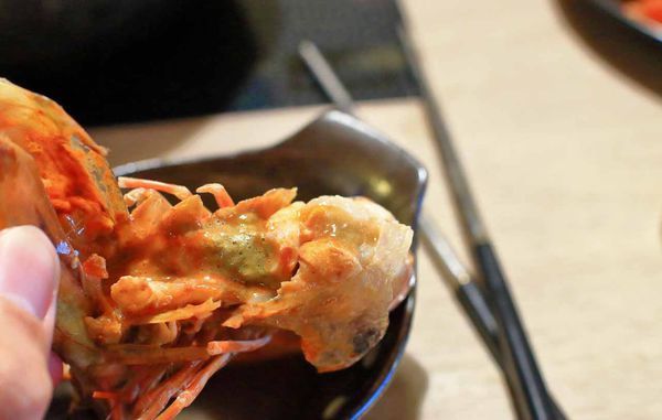 【新莊美食】なべNabe日式火鍋.燒烤-手臂般巨大明蝦及比臉大三倍帝王蟹火鍋店