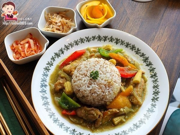 桃園平鎮美食-Amour373cafe 阿沐373-超夢幻旋轉木馬轉啊轉，IG新火紅打卡點 @民宿女王芽月-美食.旅遊.全台趴趴走