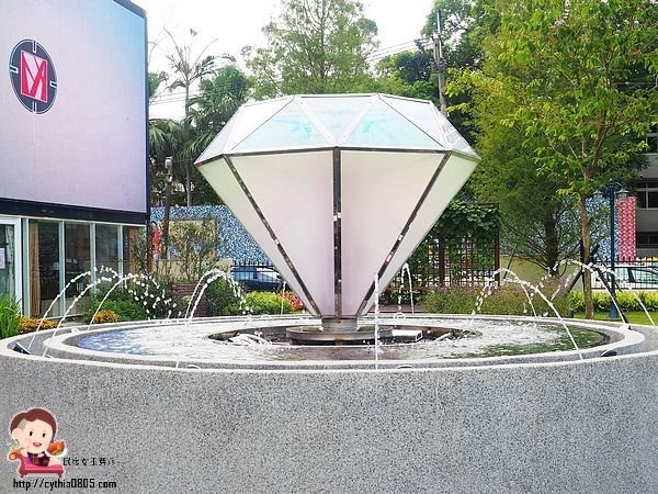 桃園平鎮美食-Amour373cafe 阿沐373-超夢幻旋轉木馬轉啊轉，IG新火紅打卡點 @民宿女王芽月-美食.旅遊.全台趴趴走