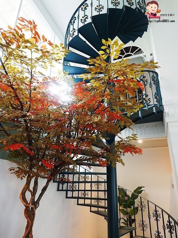 桃園平鎮美食-Amour373cafe 阿沐373-超夢幻旋轉木馬轉啊轉，IG新火紅打卡點 @民宿女王芽月-美食.旅遊.全台趴趴走