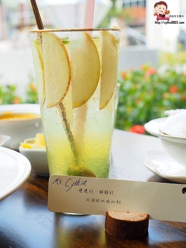 桃園平鎮美食-Amour373cafe 阿沐373-超夢幻旋轉木馬轉啊轉，IG新火紅打卡點 @民宿女王芽月-美食.旅遊.全台趴趴走