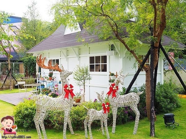 桃園平鎮美食-Amour373cafe 阿沐373-超夢幻旋轉木馬轉啊轉，IG新火紅打卡點 @民宿女王芽月-美食.旅遊.全台趴趴走