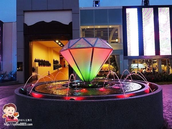 桃園平鎮美食-Amour373cafe 阿沐373-超夢幻旋轉木馬轉啊轉，IG新火紅打卡點 @民宿女王芽月-美食.旅遊.全台趴趴走