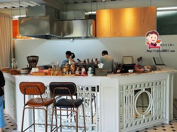 桃園平鎮美食-Amour373cafe 阿沐373-超夢幻旋轉木馬轉啊轉，IG新火紅打卡點 @民宿女王芽月-美食.旅遊.全台趴趴走