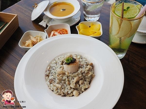 桃園平鎮美食-Amour373cafe 阿沐373-超夢幻旋轉木馬轉啊轉，IG新火紅打卡點 @民宿女王芽月-美食.旅遊.全台趴趴走