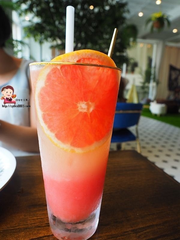 桃園平鎮美食-Amour373cafe 阿沐373-超夢幻旋轉木馬轉啊轉，IG新火紅打卡點 @民宿女王芽月-美食.旅遊.全台趴趴走