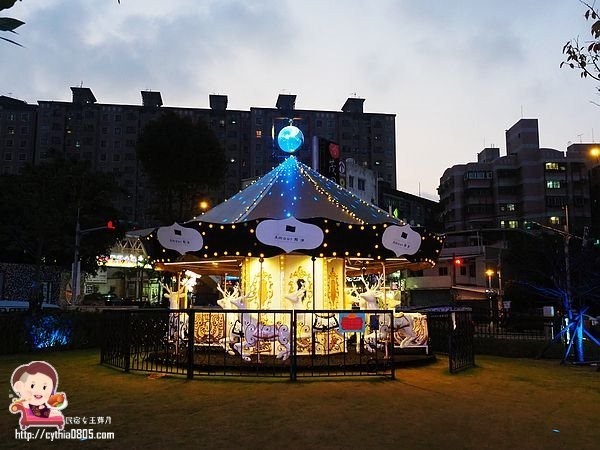 桃園平鎮美食-Amour373cafe 阿沐373-超夢幻旋轉木馬轉啊轉，IG新火紅打卡點 @民宿女王芽月-美食.旅遊.全台趴趴走