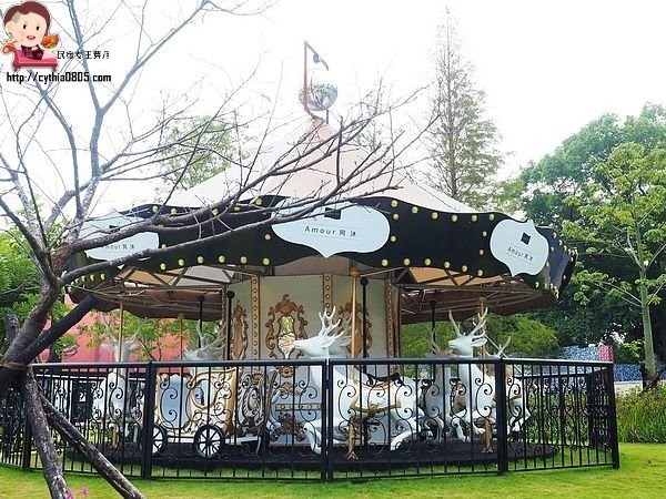 桃園平鎮美食-Amour373cafe 阿沐373-超夢幻旋轉木馬轉啊轉，IG新火紅打卡點 @民宿女王芽月-美食.旅遊.全台趴趴走