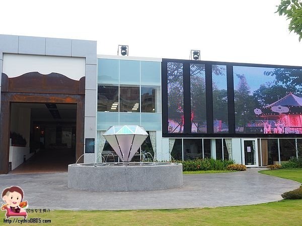 桃園平鎮美食-Amour373cafe 阿沐373-超夢幻旋轉木馬轉啊轉，IG新火紅打卡點 @民宿女王芽月-美食.旅遊.全台趴趴走