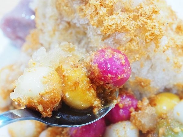 桃園龍潭美食-樂亮 ZERO-寧靜小巷子裡面的小冰店，五彩燒湯圓冰超可愛 @民宿女王芽月-美食.旅遊.全台趴趴走