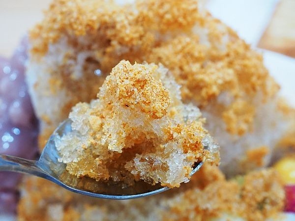 桃園龍潭美食-樂亮 ZERO-寧靜小巷子裡面的小冰店，五彩燒湯圓冰超可愛 @民宿女王芽月-美食.旅遊.全台趴趴走