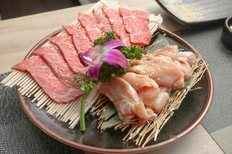 19前安格斯翼板牛 後去骨雞腿.jpg