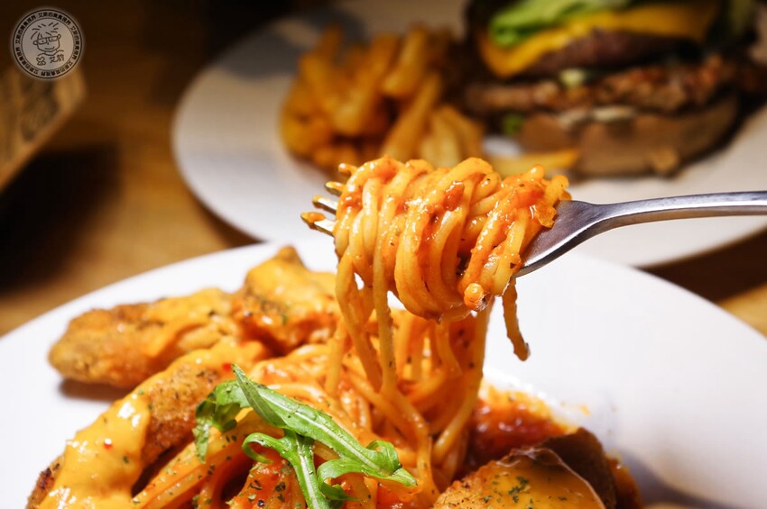 5酥炸魚排蟹肉醬義大利麵2