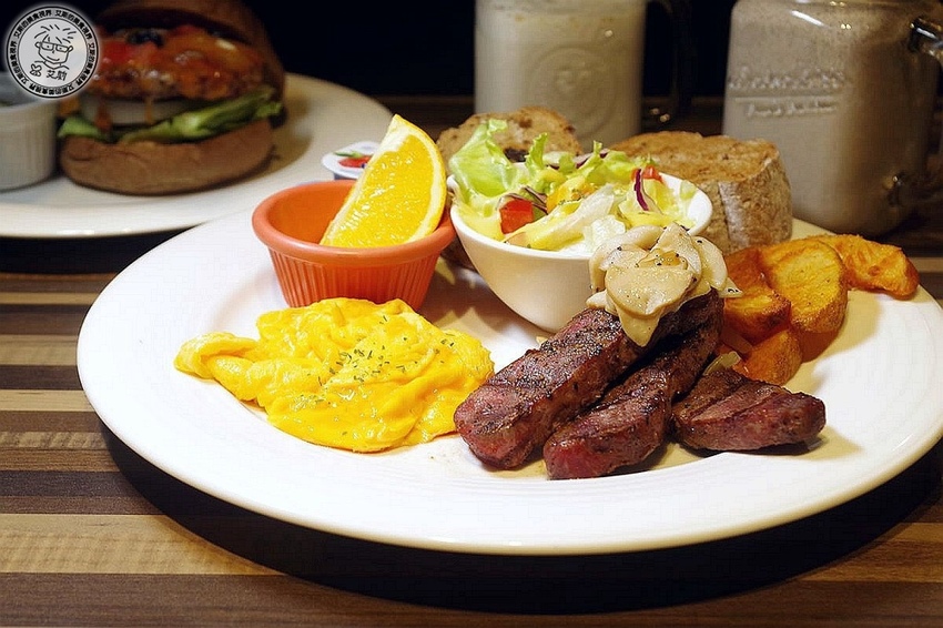 2美式火烤牛排早午餐1.jpg
