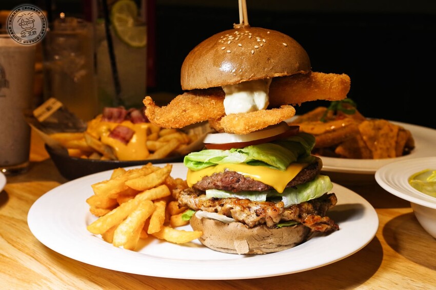 3巨無霸海陸空轟炸堡1