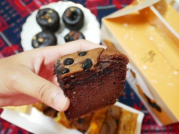 橘香合-蛋糕職人:橘香合蛋糕職人-台南古早味蛋糕 每日採用經選食材製做 冰過吃、烤完吃個有風味 等待你自己去發掘