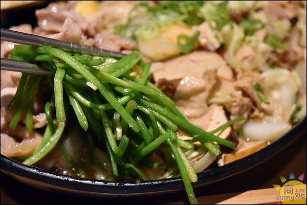 滷味亭蔬果滷味-高工總店:台中南區超值小吃。百種滷味加秘製辣椒神好吃!內用區免費WIFI插座兒童遊戲區CP值超高