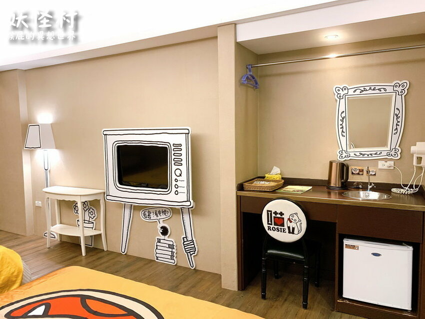 來去妖怪村住一晚，可以夜遊妖怪村，有早餐吃到飽，房間很可愛