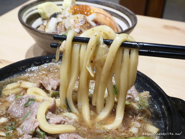 安曇野食卓:台中美食│安曇野食卓 壽司 ‧ 燒鍋〃隱藏版美食!現撈生食級生魚入料,還有個人獨享暖暖燒鍋~