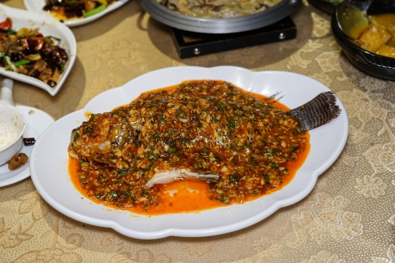 跳躍的宅男 - [花蓮美食]川府老媽新派川菜-水煮牛香辣好吃 搭配川味擔擔麵超對味