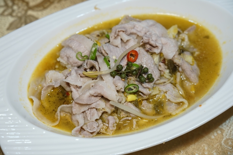 跳躍的宅男 - [花蓮美食]川府老媽新派川菜-水煮牛香辣好吃 搭配川味擔擔麵超對味