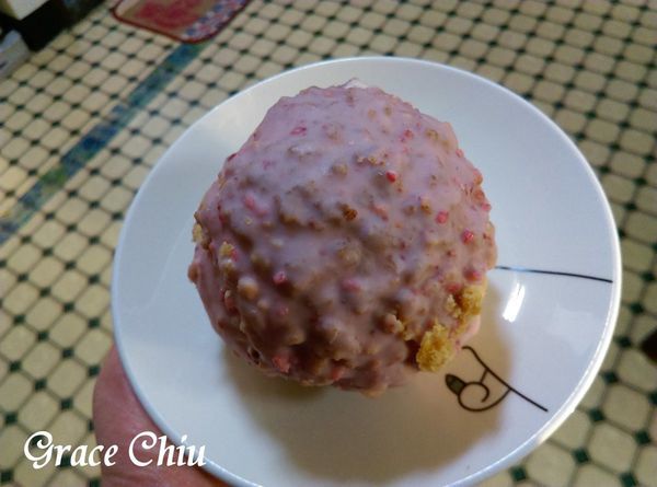 全家 脆皮草莓泡芙 超商泡芙