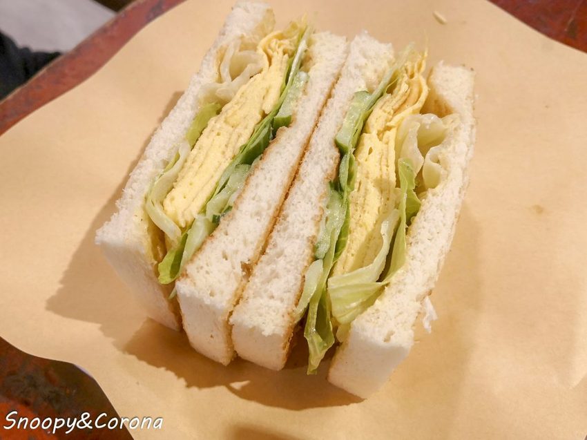 【吃喝．台北】文山區早餐／高三孝碳烤吐司～小學教室吃早餐，班長碳烤吐司與副班長烤波蘿