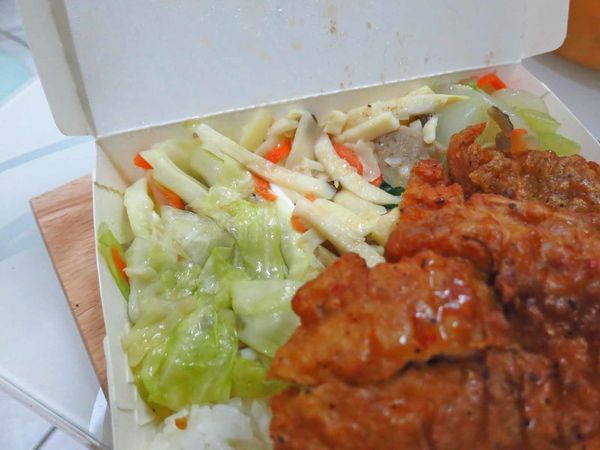 【蘆洲美食】葉家排骨飯-低調的美味排骨飯店