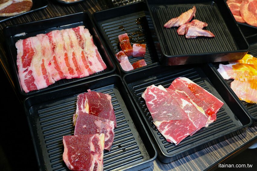 好客燒烤-台南Focus店~全新菜單上市，一口價吃安格斯牛+60種食材火烤兩吃吃到飽，加188元頂級肉品+海鮮無限量供應!! - 台南好Food遊