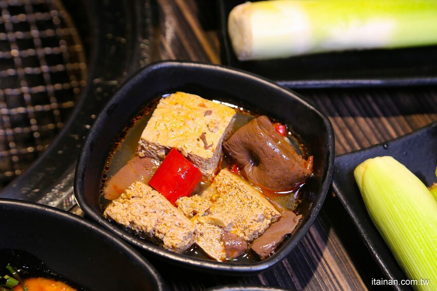 好客燒烤-台南Focus店~全新菜單上市，一口價吃安格斯牛+60種食材火烤兩吃吃到飽，加188元頂級肉品+海鮮無限量供應!! - 台南好Food遊