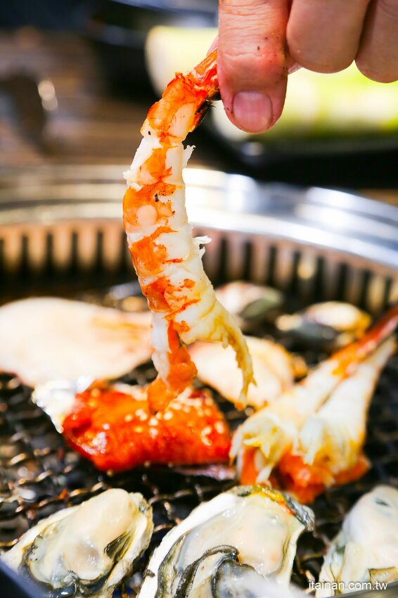 好客燒烤-台南Focus店~全新菜單上市，一口價吃安格斯牛+60種食材火烤兩吃吃到飽，加188元頂級肉品+海鮮無限量供應!! - 台南好Food遊