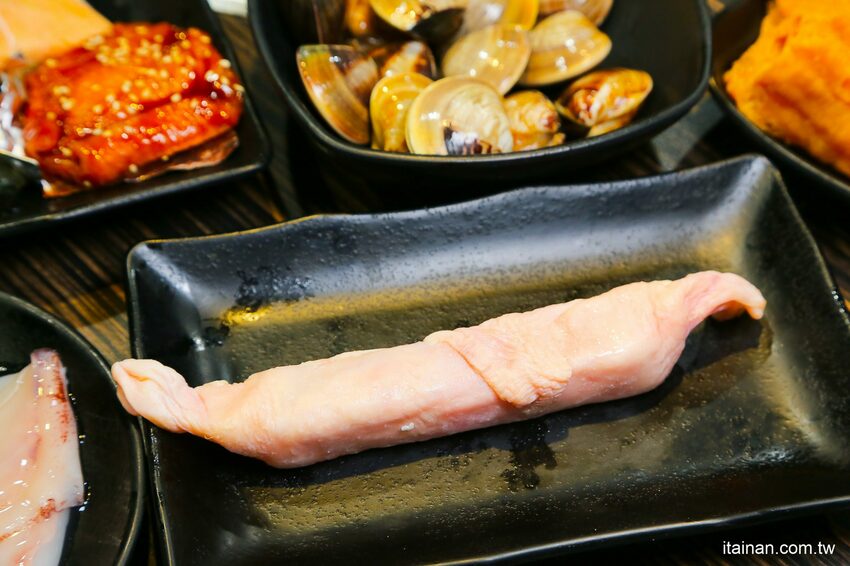 好客燒烤-台南Focus店~全新菜單上市，一口價吃安格斯牛+60種食材火烤兩吃吃到飽，加188元頂級肉品+海鮮無限量供應!! - 台南好Food遊