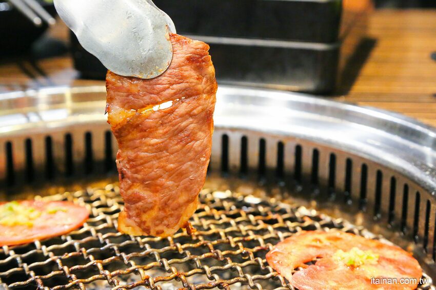 好客燒烤-台南Focus店~全新菜單上市，一口價吃安格斯牛+60種食材火烤兩吃吃到飽，加188元頂級肉品+海鮮無限量供應!! - 台南好Food遊