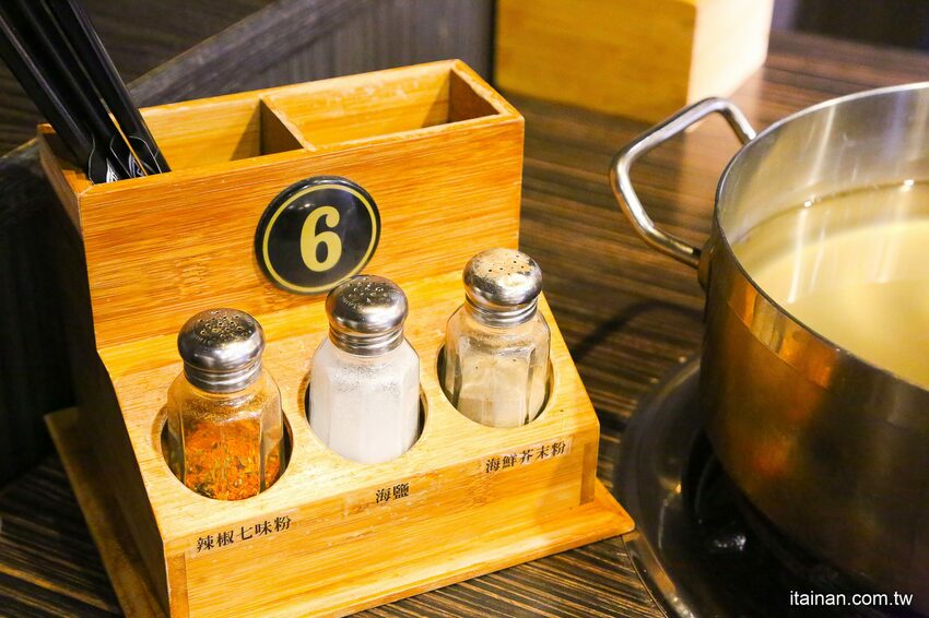 好客燒烤-台南Focus店~全新菜單上市，一口價吃安格斯牛+60種食材火烤兩吃吃到飽，加188元頂級肉品+海鮮無限量供應!! - 台南好Food遊