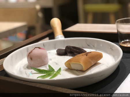 圓圓家愛吃貨-《中山區下午茶》台北下午茶推薦,南西誠品下午茶,喝著喝著氣質就來了,百年歷史的好茶,甜蜜的幼瀨明月茶屋