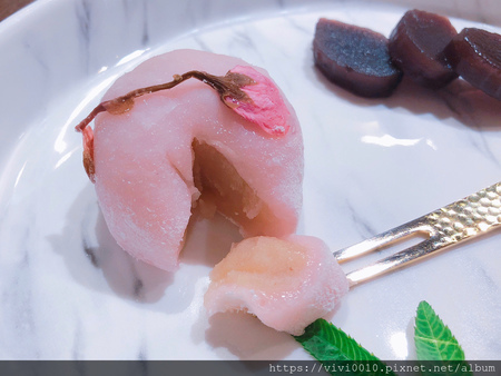 圓圓家愛吃貨-《中山區下午茶》台北下午茶推薦,南西誠品下午茶,喝著喝著氣質就來了,百年歷史的好茶,甜蜜的幼瀨明月茶屋