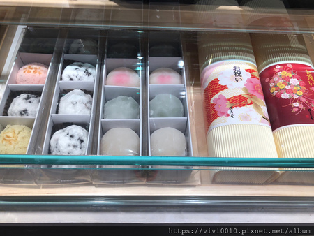 圓圓家愛吃貨-《中山區下午茶》台北下午茶推薦,南西誠品下午茶,喝著喝著氣質就來了,百年歷史的好茶,甜蜜的幼瀨明月茶屋