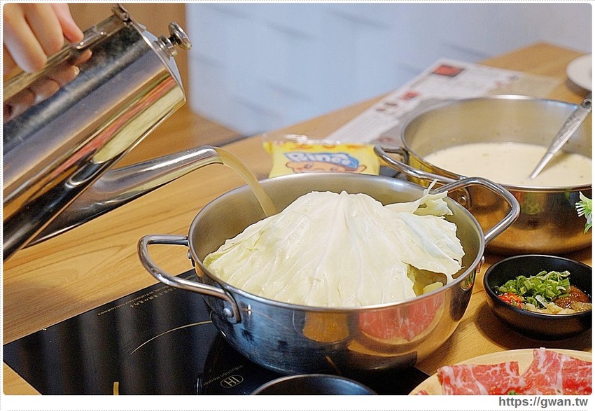 養鍋東英店中午開鍋囉!!大肉哥最低49元給你加倍肉量,菜盤還可以換肉肉呦