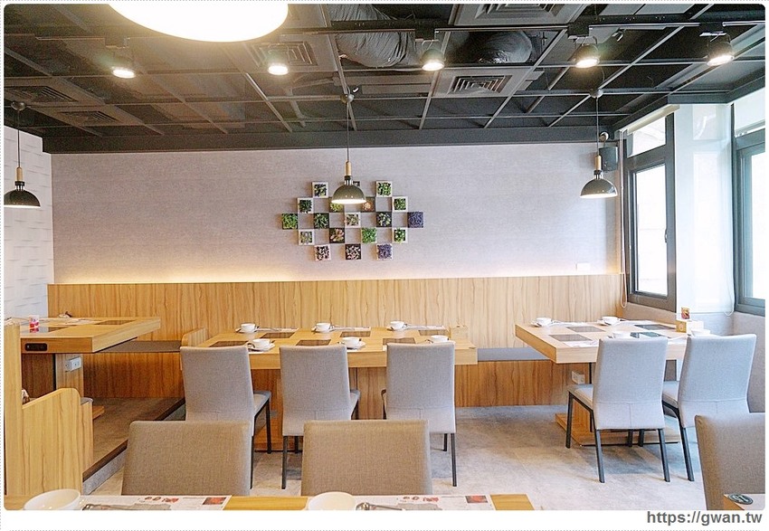 養鍋東英店中午開鍋囉!!大肉哥最低49元給你加倍肉量,菜盤還可以換肉肉呦