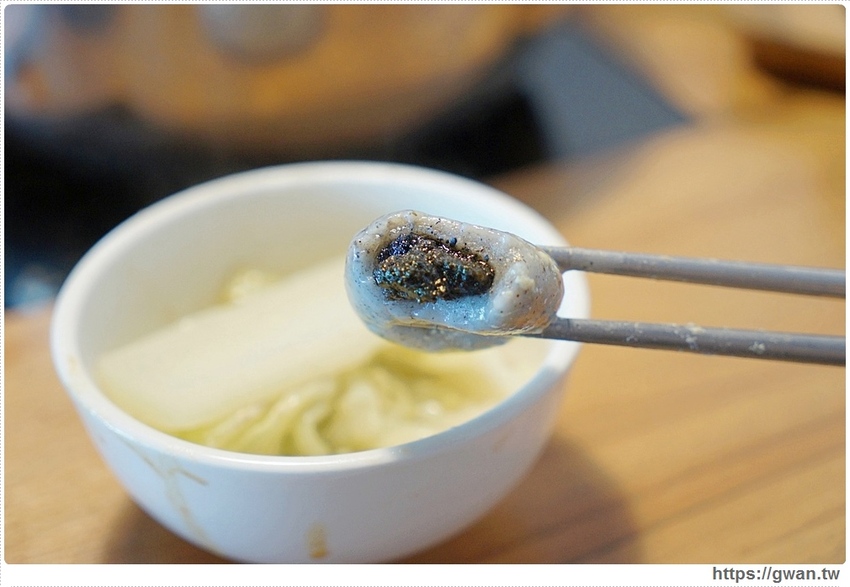 養鍋東英店中午開鍋囉!!大肉哥最低49元給你加倍肉量,菜盤還可以換肉肉呦