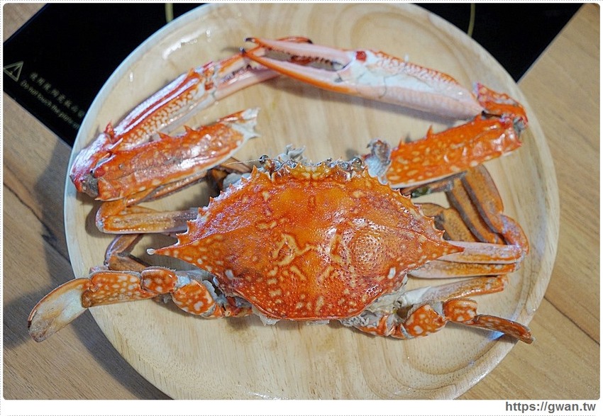 養鍋東英店中午開鍋囉!!大肉哥最低49元給你加倍肉量,菜盤還可以換肉肉呦