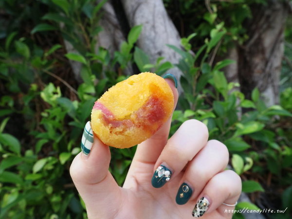 小8三色地瓜球(大慶店):台中美食│小8三色地瓜球〃一開賣就大排長龍的三色地瓜球,酥脆又大顆~