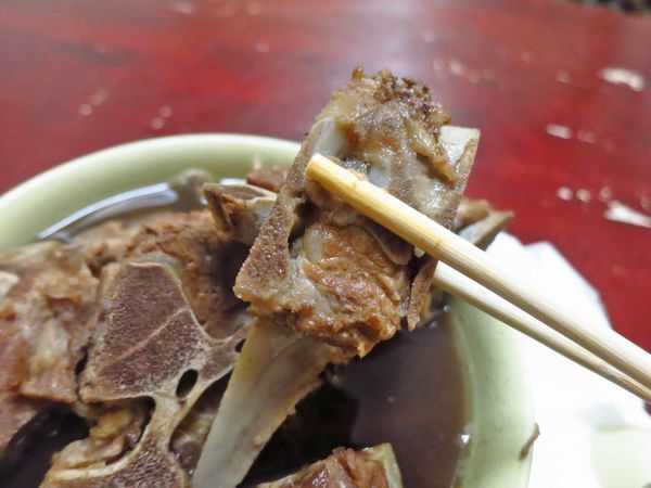 【五股美食】九如藥燉排骨-排骨多到滿出來的爆誇張美食