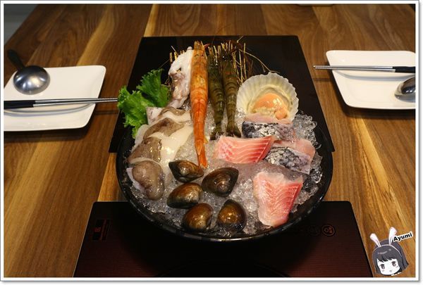 瀧厚鍋物－嘉義中山店：[食記]►嘉義東區◄瀧厚鍋物－吃鍋的季節到啦~~~Ayumi帶你們來嘉義吃美味的火鍋，必推蛤蠣爆爆鍋、霸王牛（安格斯黑牛）、日本直送A5和牛、蝦比漿多