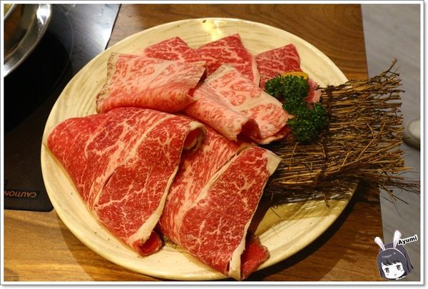 瀧厚鍋物－嘉義中山店：[食記]►嘉義東區◄瀧厚鍋物－吃鍋的季節到啦~~~Ayumi帶你們來嘉義吃美味的火鍋，必推蛤蠣爆爆鍋、霸王牛（安格斯黑牛）、日本直送A5和牛、蝦比漿多