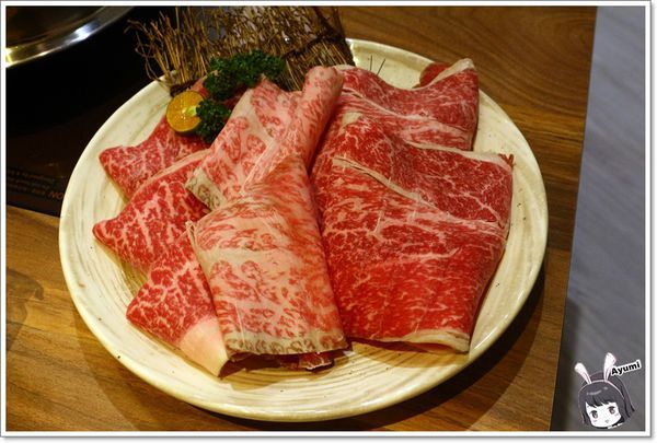 瀧厚鍋物－嘉義中山店：[食記]►嘉義東區◄瀧厚鍋物－吃鍋的季節到啦~~~Ayumi帶你們來嘉義吃美味的火鍋，必推蛤蠣爆爆鍋、霸王牛（安格斯黑牛）、日本直送A5和牛、蝦比漿多