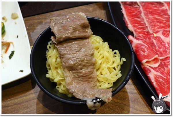 瀧厚鍋物－嘉義中山店：[食記]►嘉義東區◄瀧厚鍋物－吃鍋的季節到啦~~~Ayumi帶你們來嘉義吃美味的火鍋，必推蛤蠣爆爆鍋、霸王牛（安格斯黑牛）、日本直送A5和牛、蝦比漿多