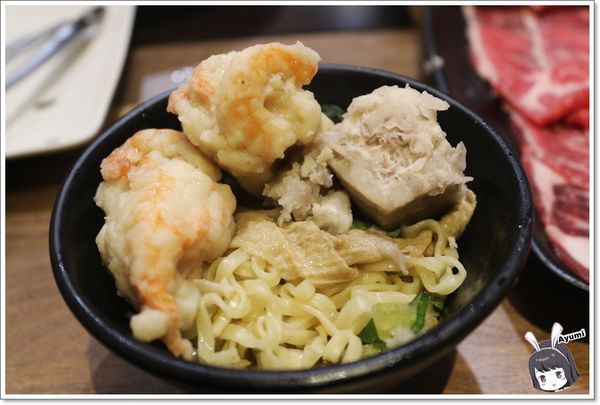 瀧厚鍋物－嘉義中山店：[食記]►嘉義東區◄瀧厚鍋物－吃鍋的季節到啦~~~Ayumi帶你們來嘉義吃美味的火鍋，必推蛤蠣爆爆鍋、霸王牛（安格斯黑牛）、日本直送A5和牛、蝦比漿多