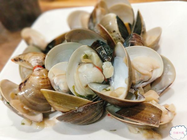 [嘉義食記]瀧厚鍋物│環遊世界的和牛，為你滿盛手臂寬直徑肉盤，敬瘋狂的餐桌風景。蛤蜊爆爆鍋引燃海洋。獨特厚切手法平價高級肉。50盎司大胃王挑戰。